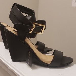 NWT FOREVER 21 wedge heels